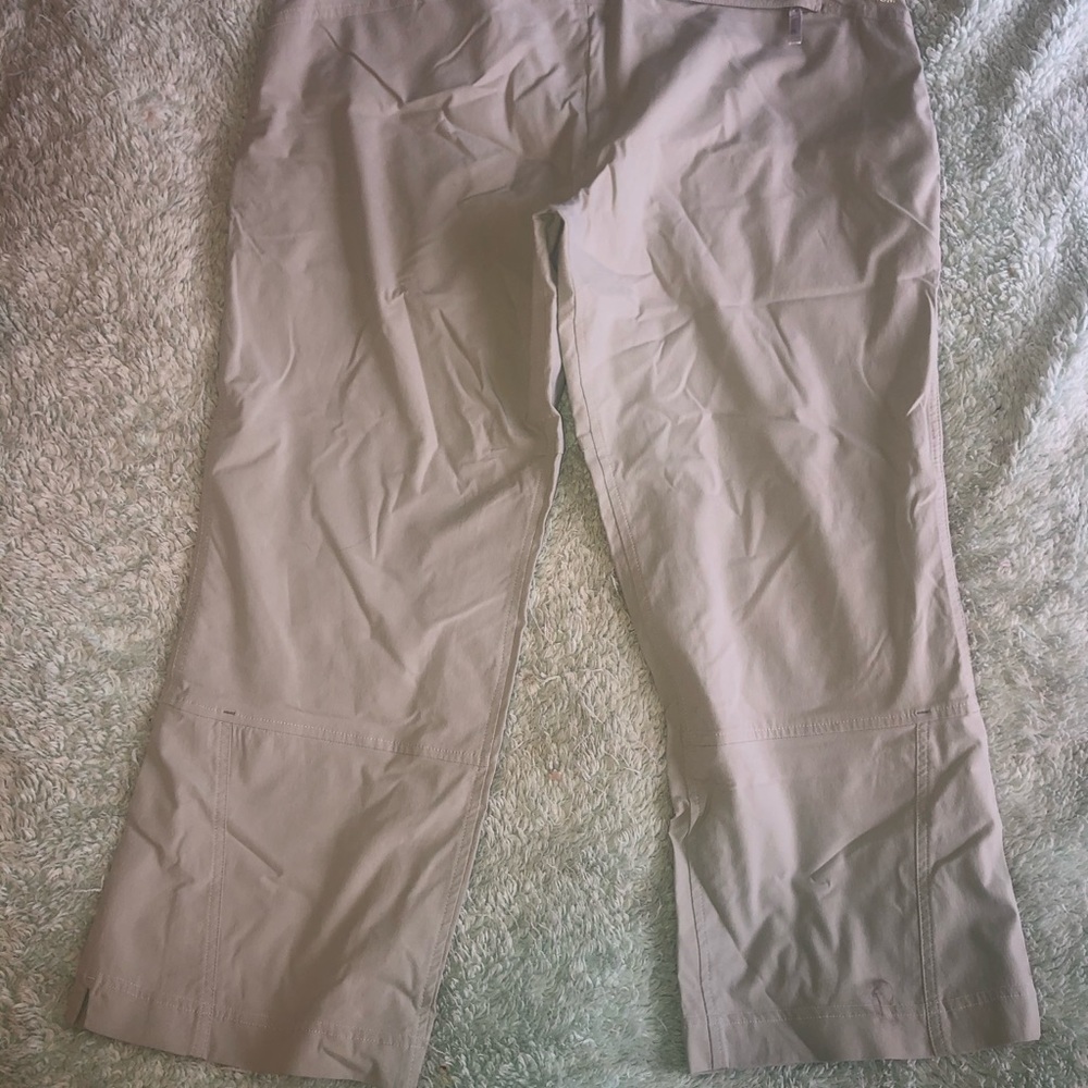 Columbia Capris - Picture 2 of 2